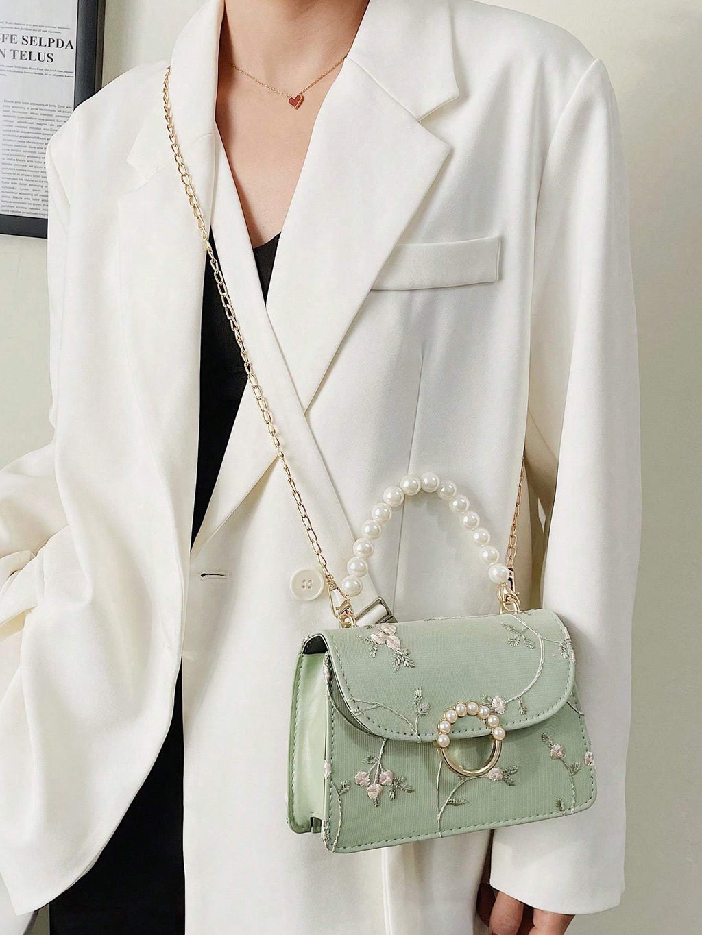 Simple And Fashionable Pearl Hand-Held Small Square Bag For Women, New Lace Chain Shoulder And Crossbody Small Square Bag